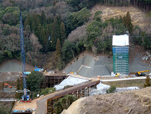 竜王山側への工事用道路