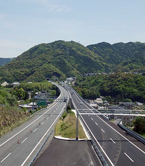 ～長崎芒塚IC～長崎多良見IC間～　新しい車線（II期線）が完成します