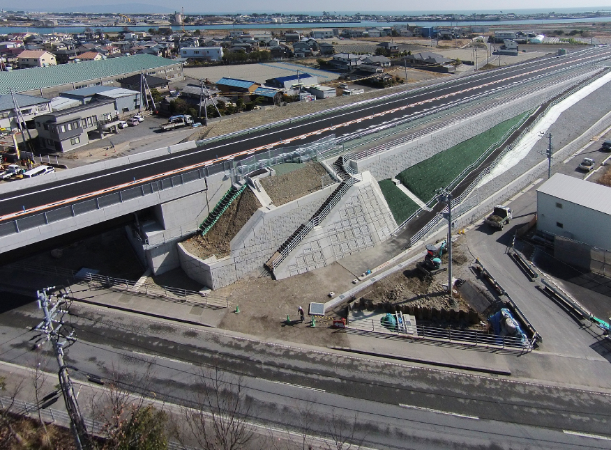 津波一時避難場所の整備（鳴門JCT～徳島IC間）